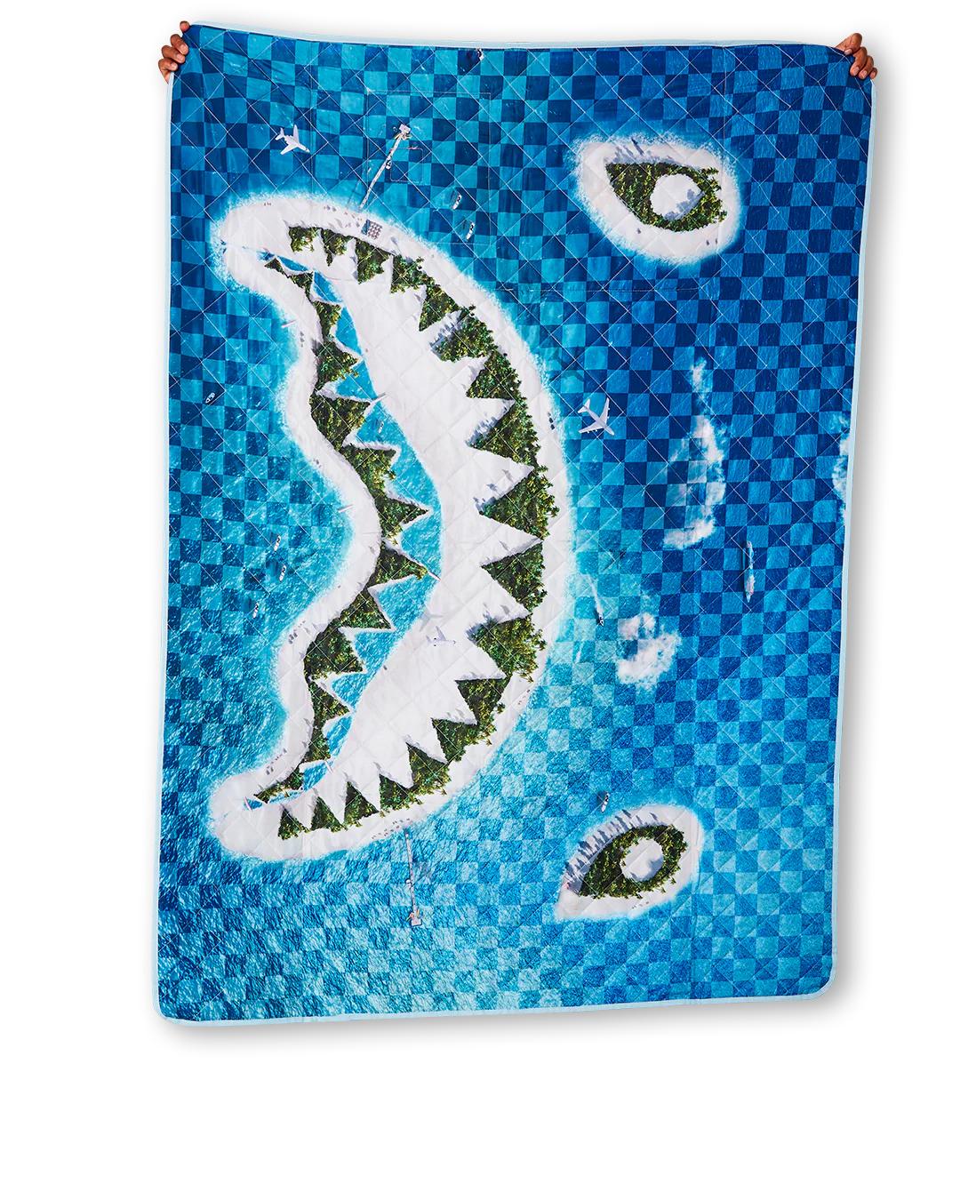 SHARK ISLAND PACKABLE BEACH MAT BLANKET WATER RESISTANT CONVERTIBLE TO