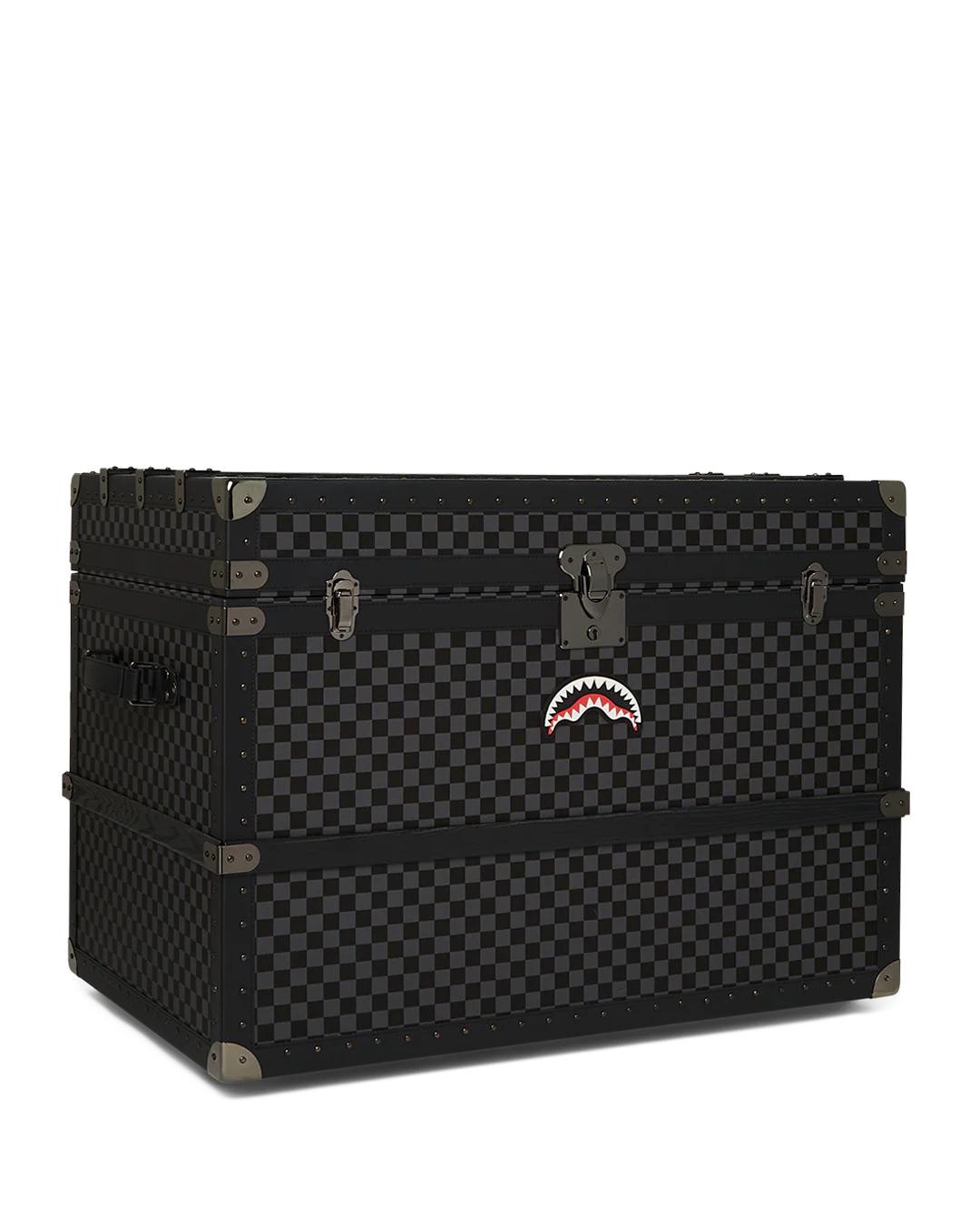 VANQUISH II WARDROBE TRUNK