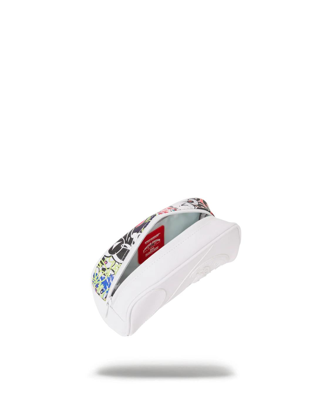 HALF GRAFF POUCH