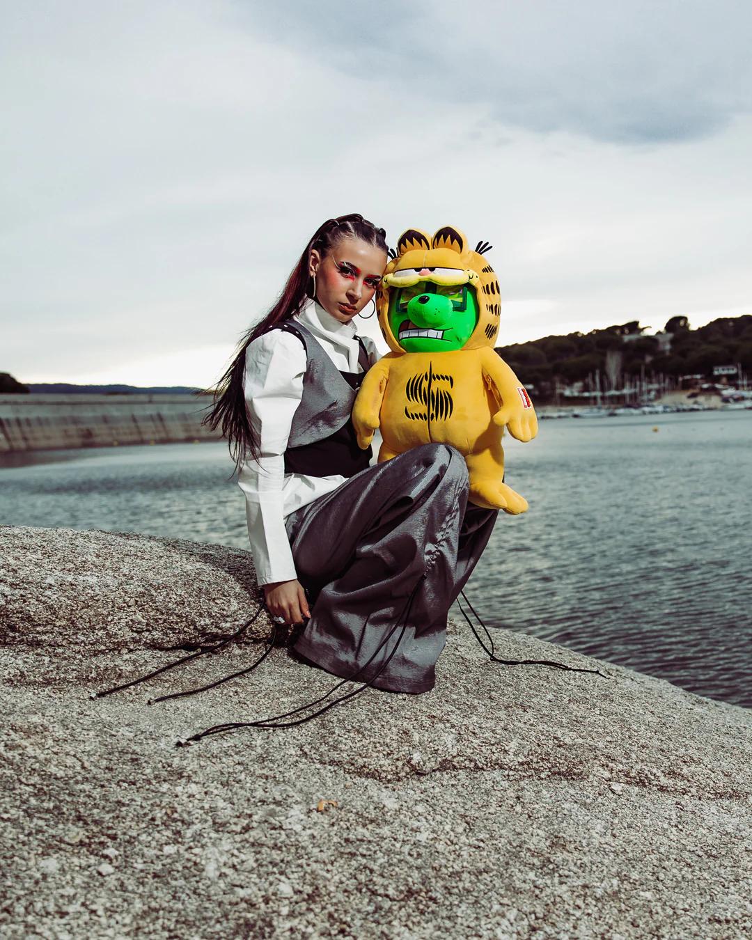 GARFIELD MONEYBEAR SUIT TEDDYBEAR BACKPACK