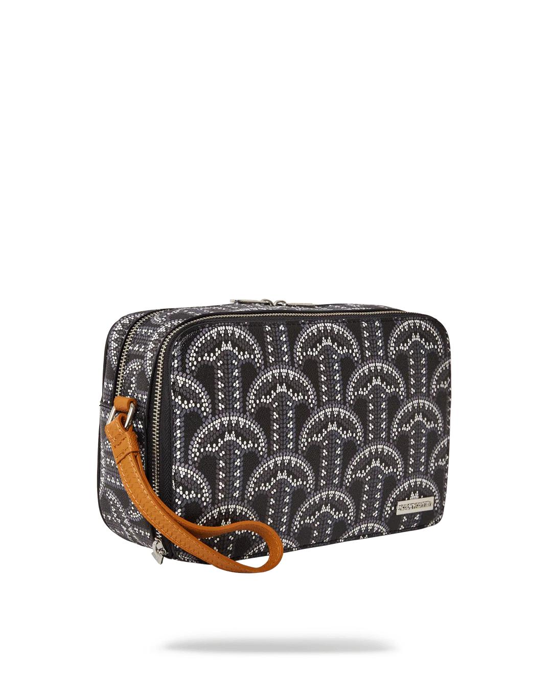 ILLUCHAINS TOILETRY BAG