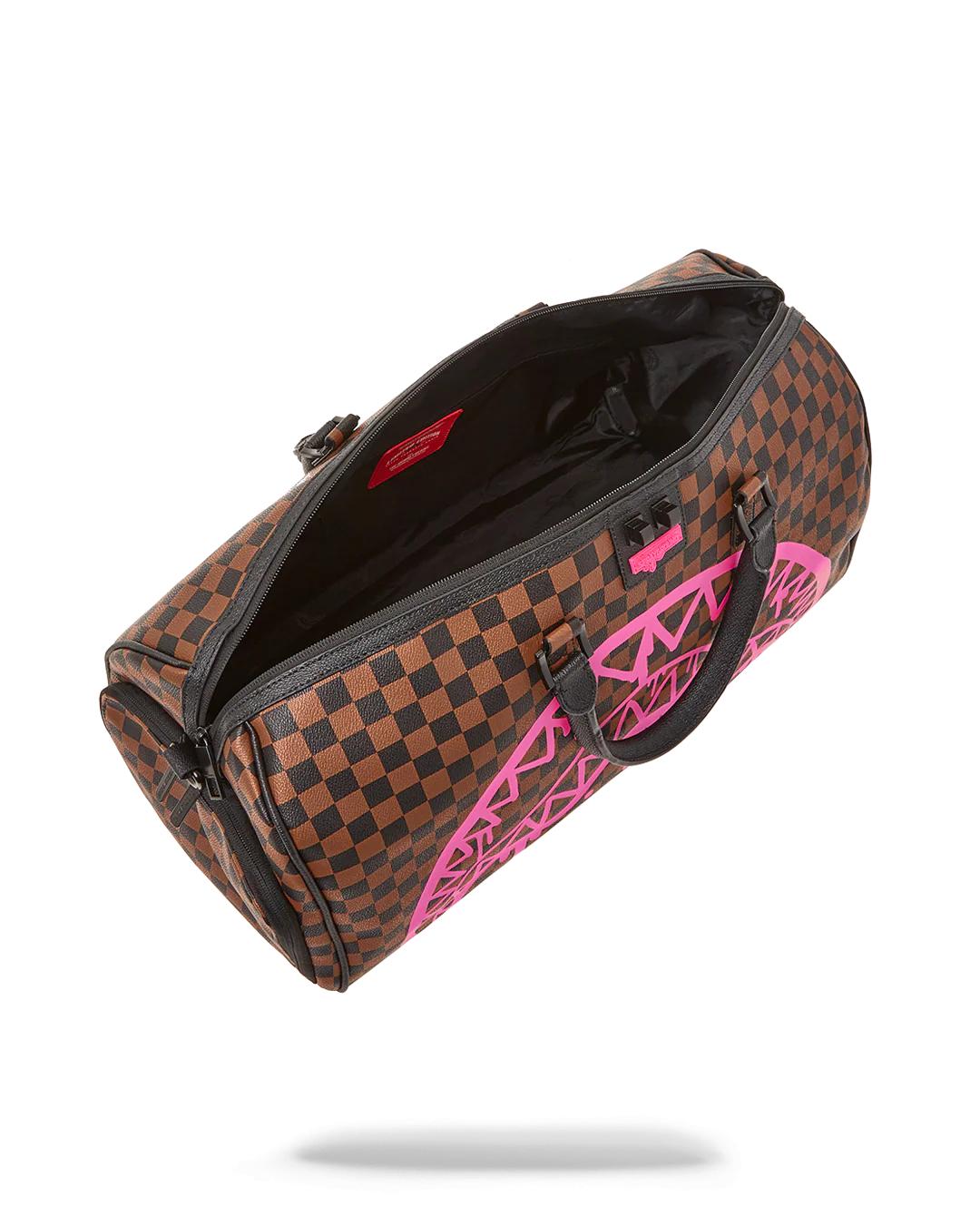 THE ARTISTS TOUCH DUFFLE