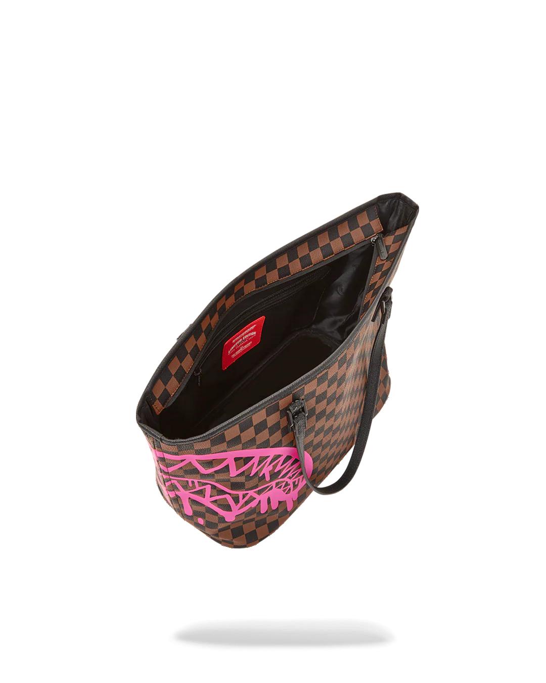 THE ARTISTS TOUCH TOTE