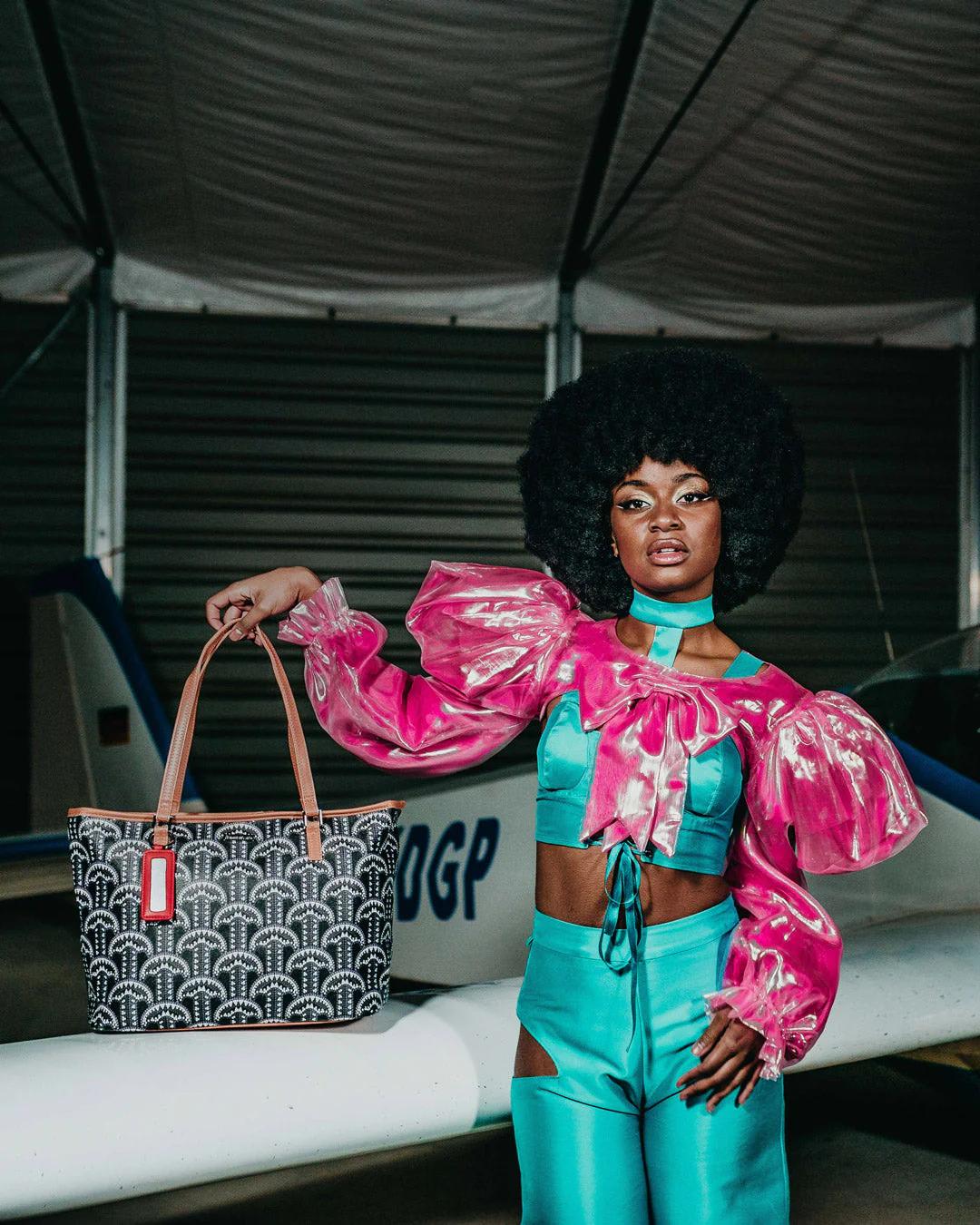ILLUCHAINS TOTE
