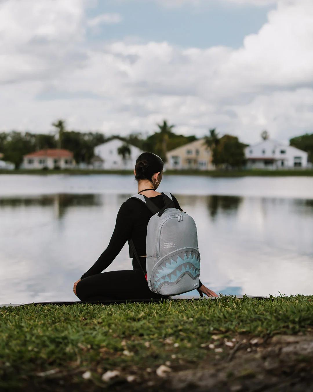SHARK CENTRAL ICE MESH BACKPACK