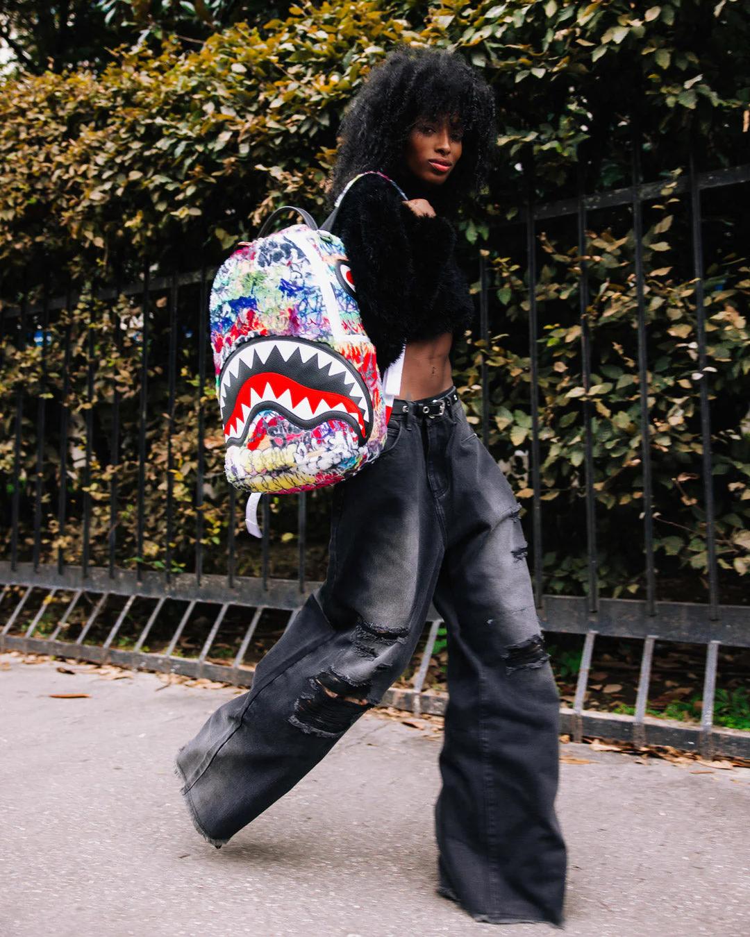 LE MONDE DES GRAFFITIS BACKPACK
